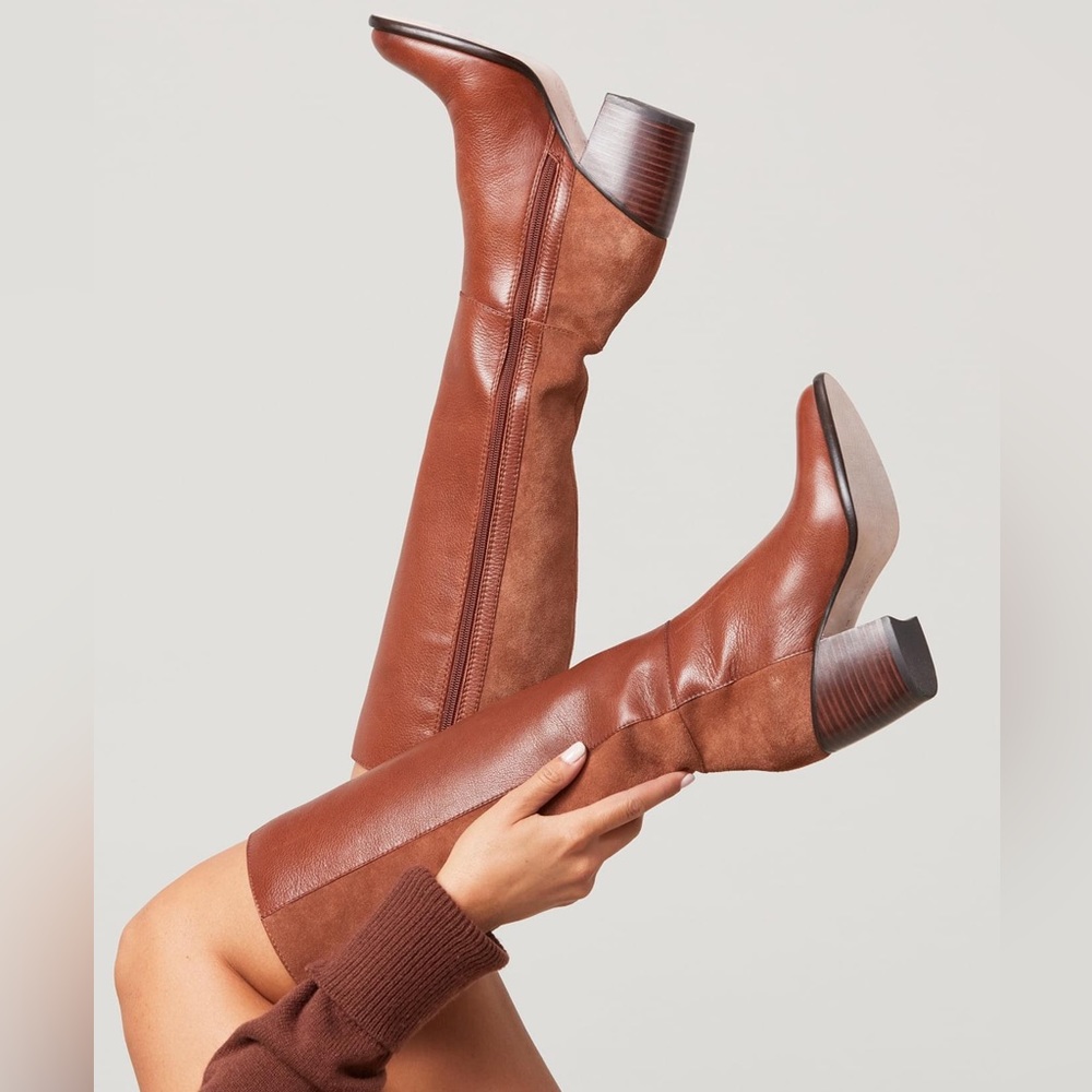 NIB Paige Caroline Boot